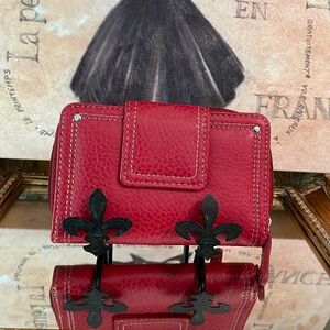 New Pebbled Leather Zip Around Wallet by Relativity